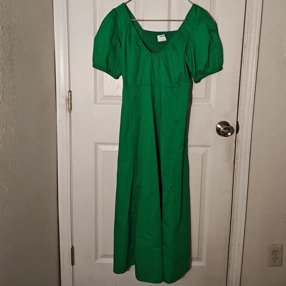 Old Navy Rounded Green V-Neck